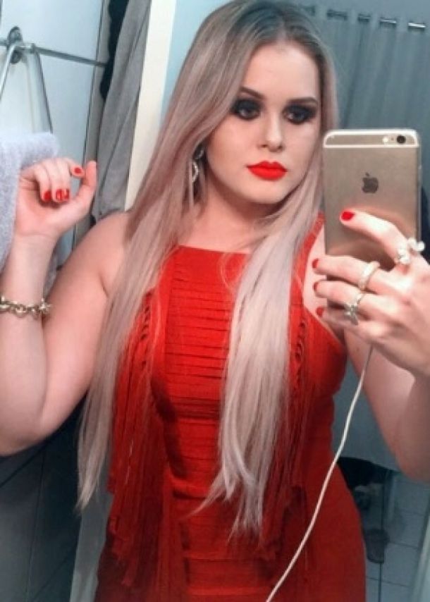 Sexy-primărița a ajuns la închisoare. Conducea satul de pe WhatsApp