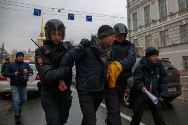 В российских городах прошел "Марш материнского гнева", есть задержанные
