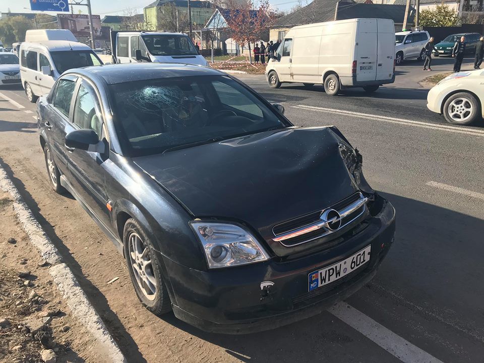 ДТП на выезде из Комрата: столкнулись 3 автомобиля, есть пострадавшие