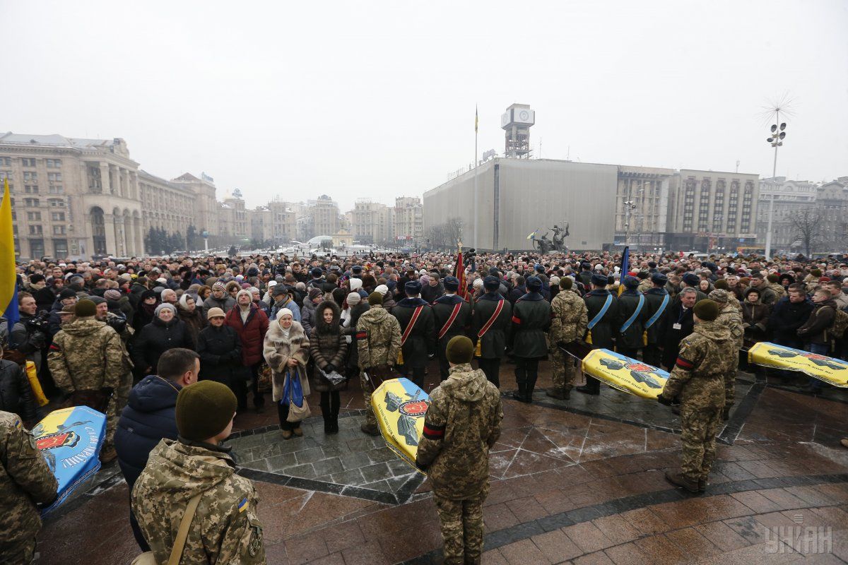 В Киеве простились с погибшими в Авдеевке украинскими военными