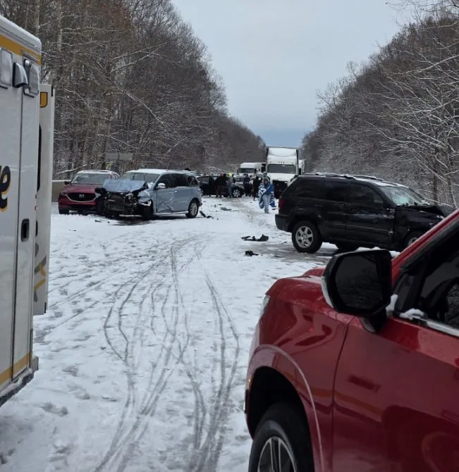 В США произошла массовая авария с участием более 40 автомобилей