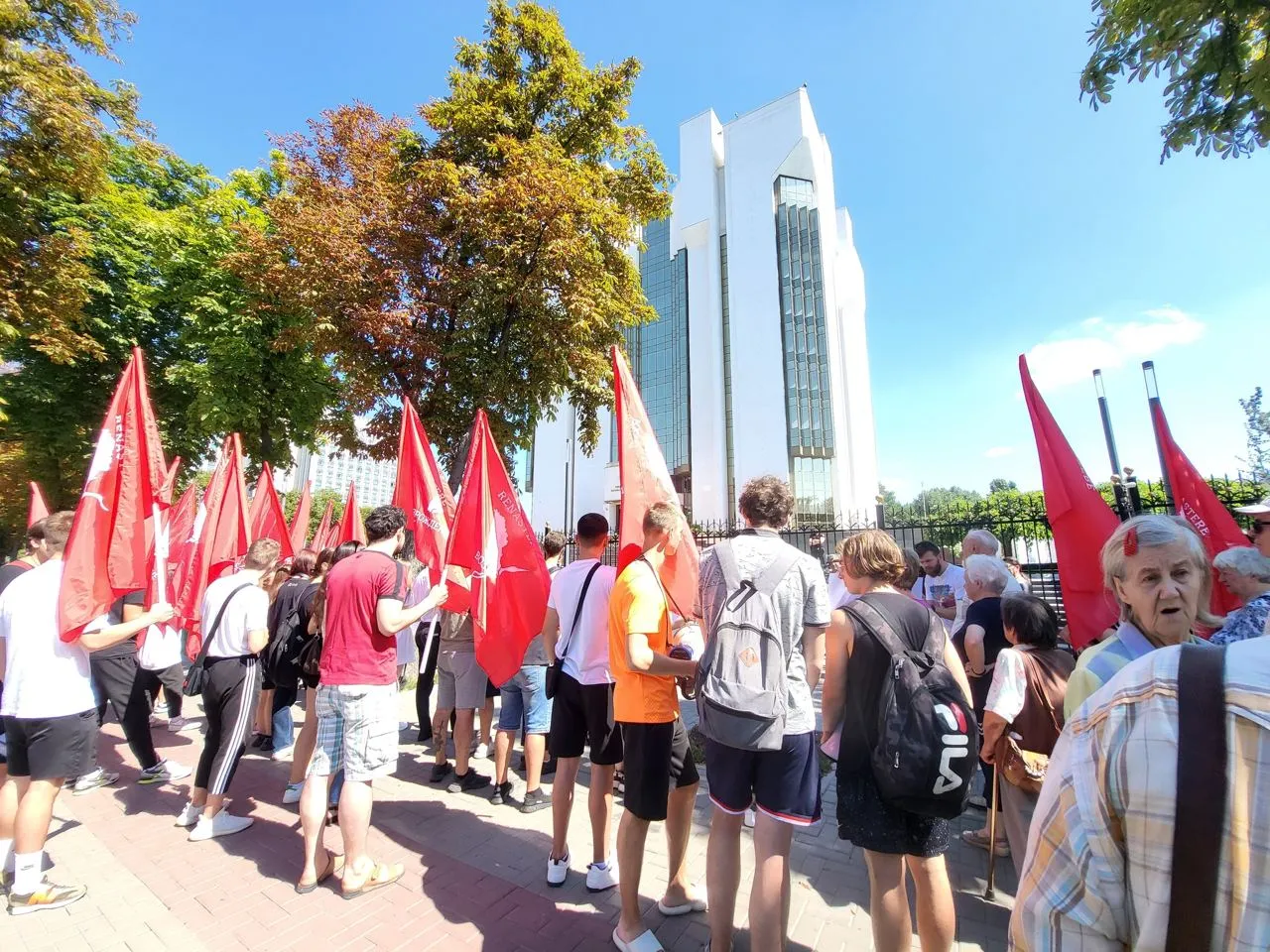 В PAS отреагировали на акцию протеста партии «Возрождение» против цензуры
