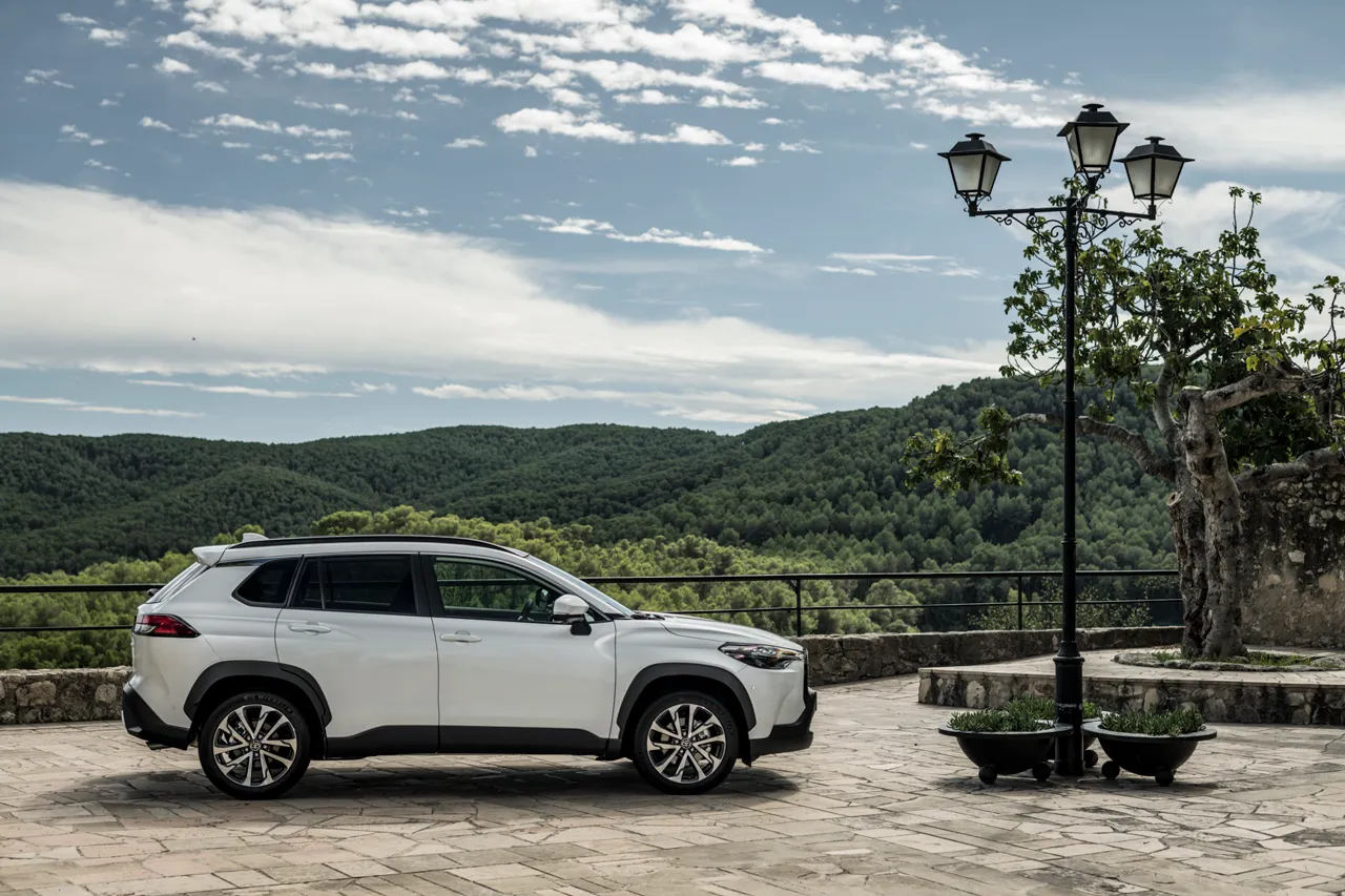 Toyota Centru Chisinau Continent объявляет о приеме предварительных заказов на новую Toyota Corolla Cross Hybrid