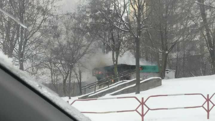 Incendiu în sectorul Ciocana: O femeie a dat foc unei gherete