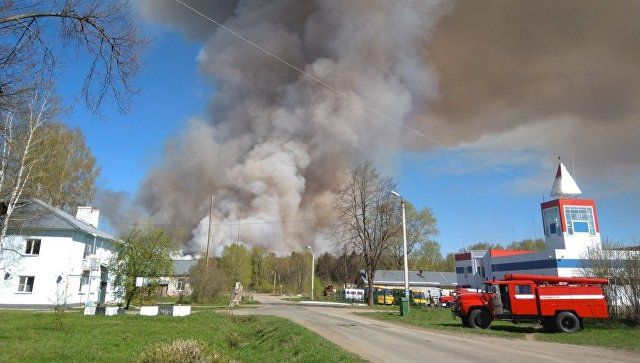 В России эвакуируют поселок из-за взрывающихся боеприпасов