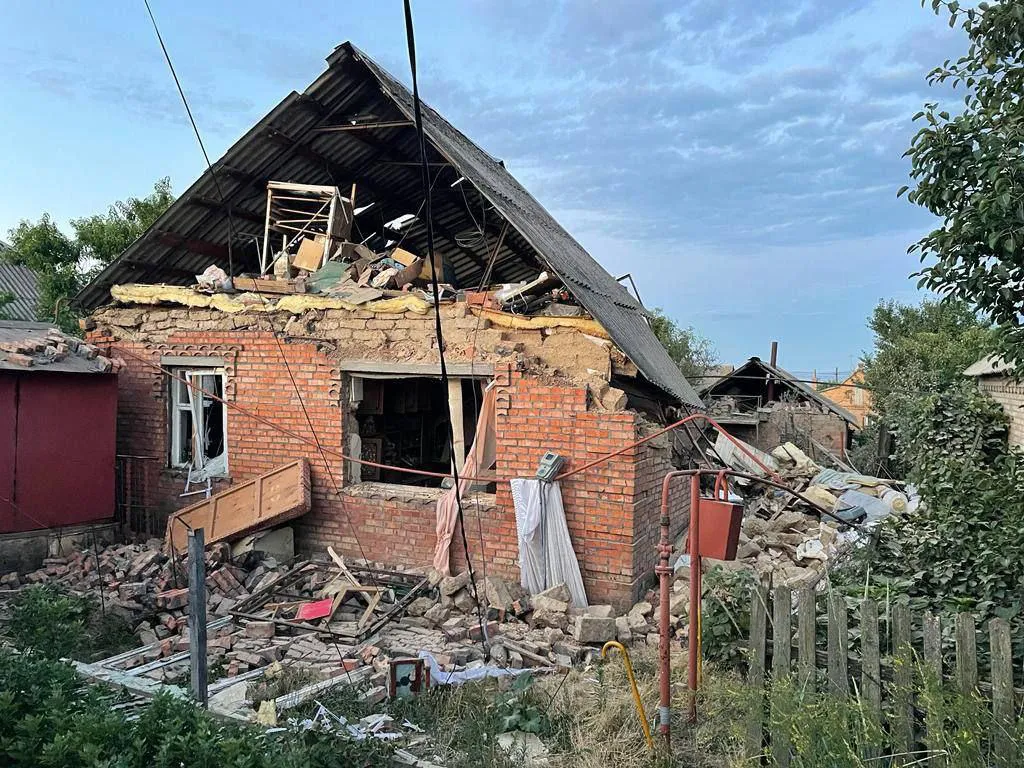 Украинские власти заявили о жертвах в результате очередного обстрела Никополя