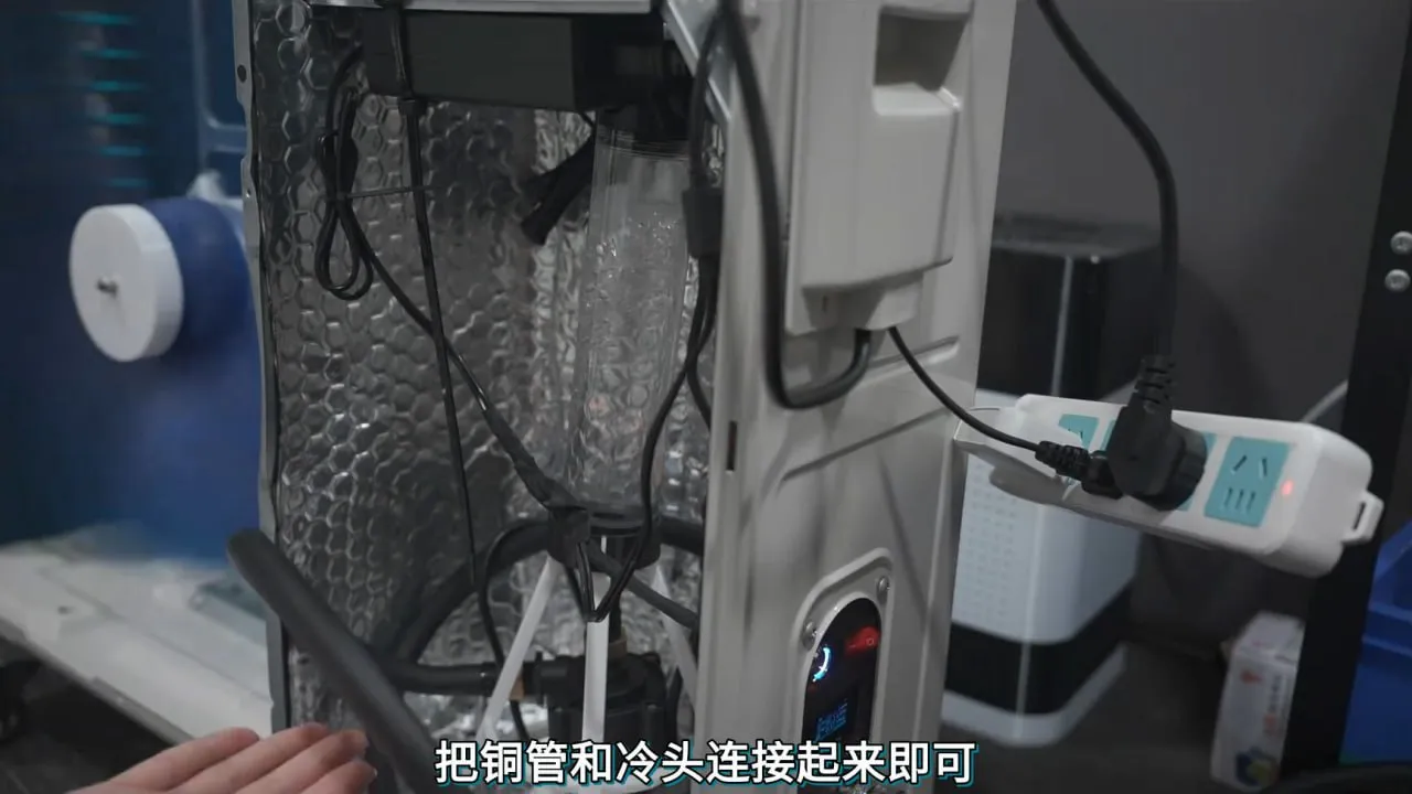 O bloggeriță din China a construit un sistem de răcire pentru PC dintr-un aparat de aer condiționat