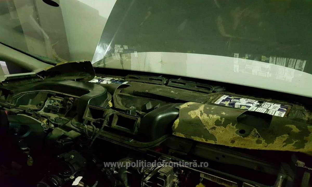 Şmecheria a doi moldoveni, deconspirată: Contrabandă cu ţigări