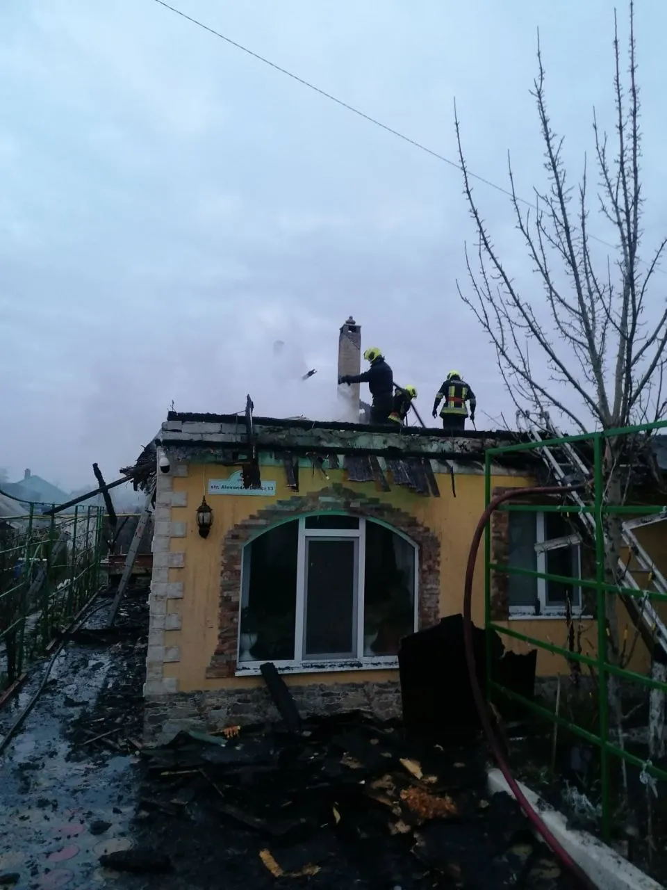 В Оргееве произошел пожар: он уничтожил крышу дома