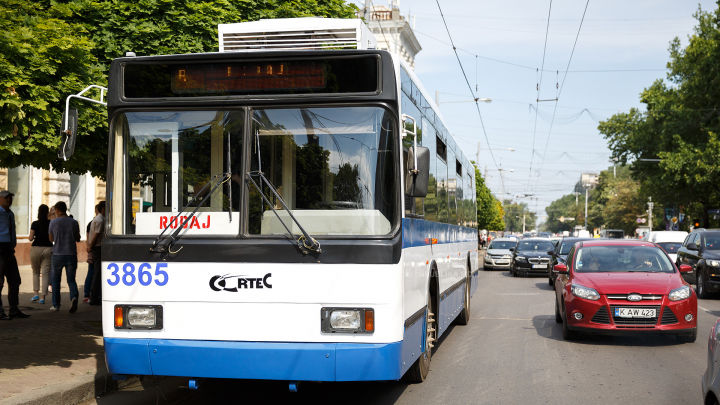 Troleibuzele fără fir vor fi puse în zece zile pe liniile din Chişinău