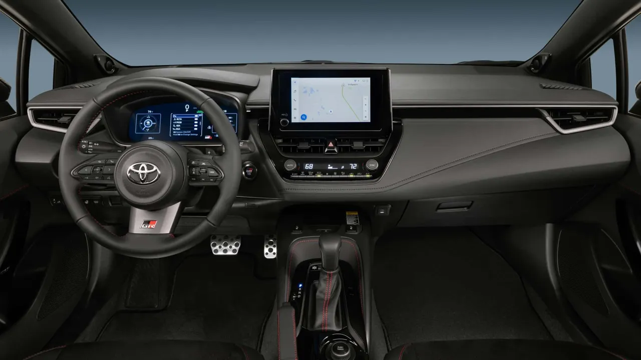 В США дебютировала новая Toyota GR Corolla 2025