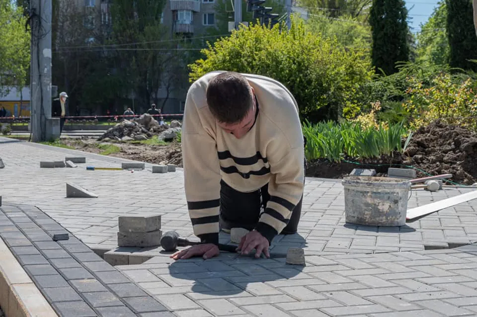 В Кишиневе завершается благоустройство мини-сквера на Ботанике