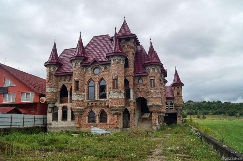 Румынское население самого богатого села Украины поднялось на торговле спиртом
