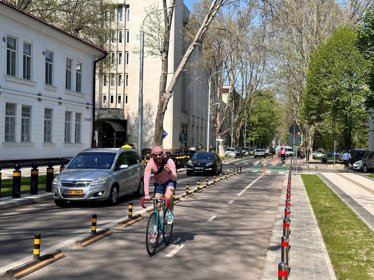 В центре Кишинева установили светофоры для велосипедистов