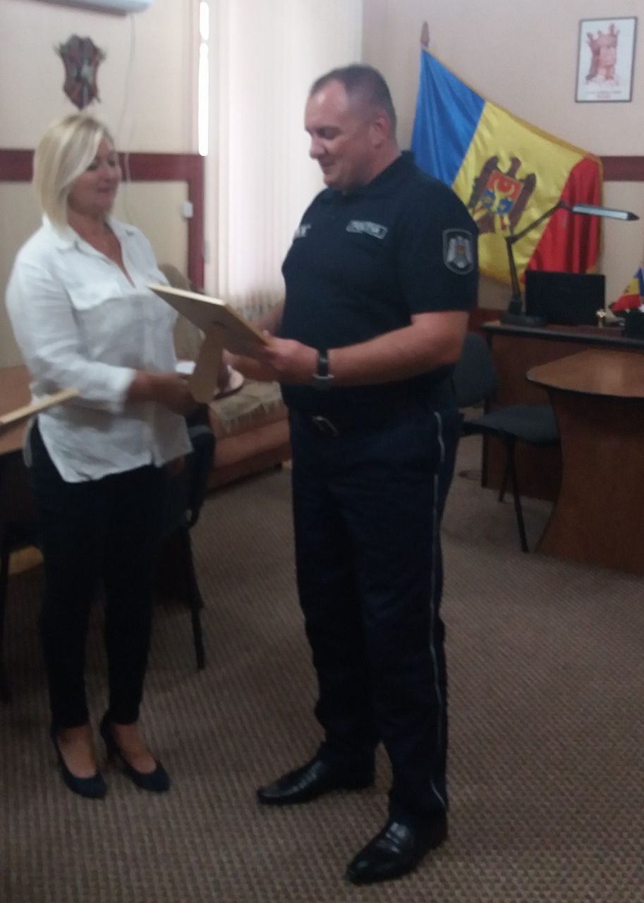 Prins de vecini cum fură dintr-o gospodărie. Suspectul riscă pușcărie