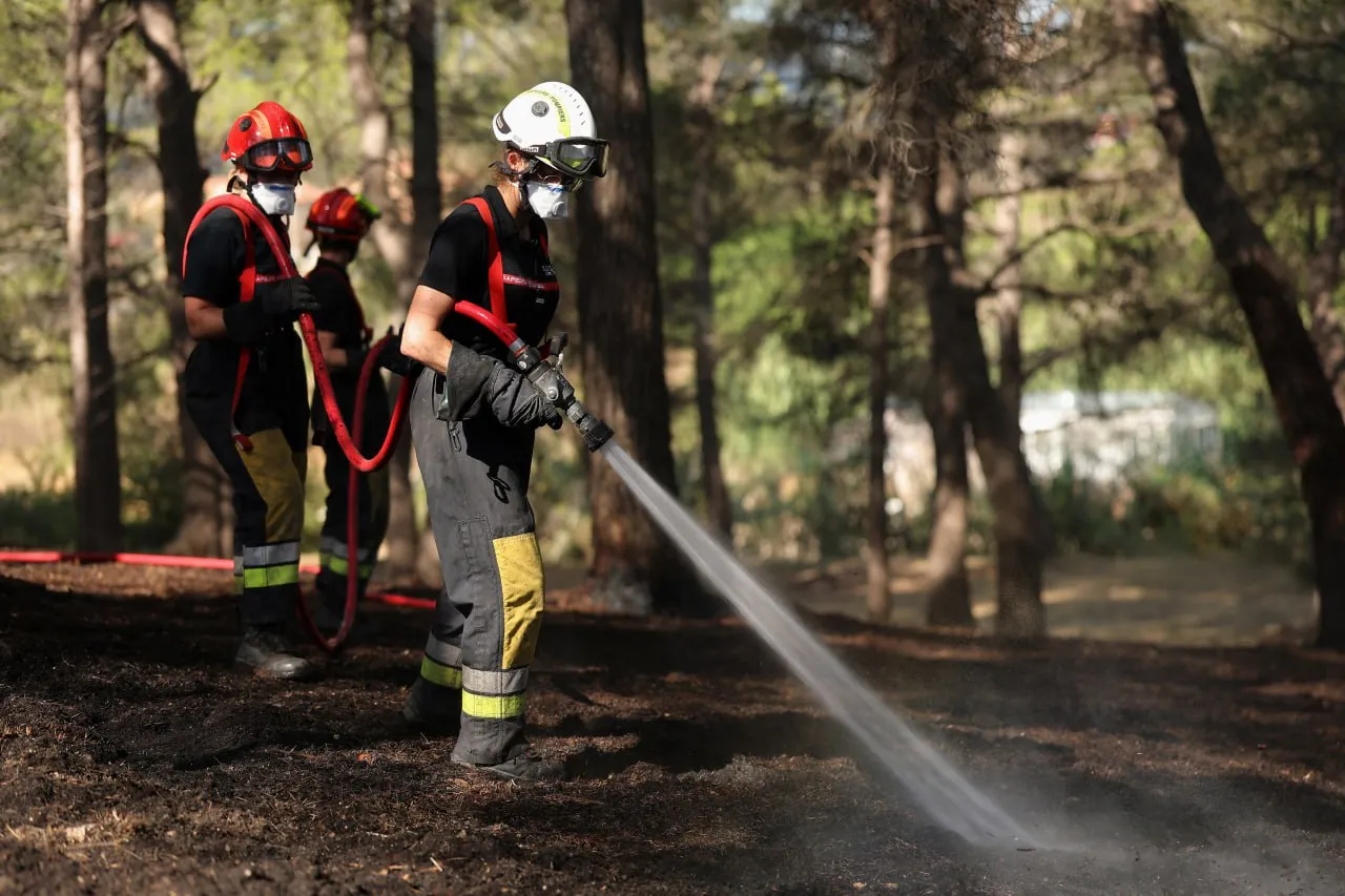 Incendiu de proporții în sudul Franței: Moldovenii care se află în zonă, îndemnați la prudență