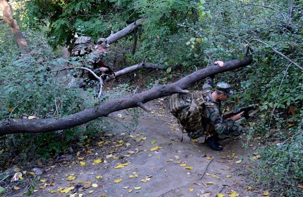 Военнослужащие впервые участвуют в соревнованиях по патрулированию в Уэльсе