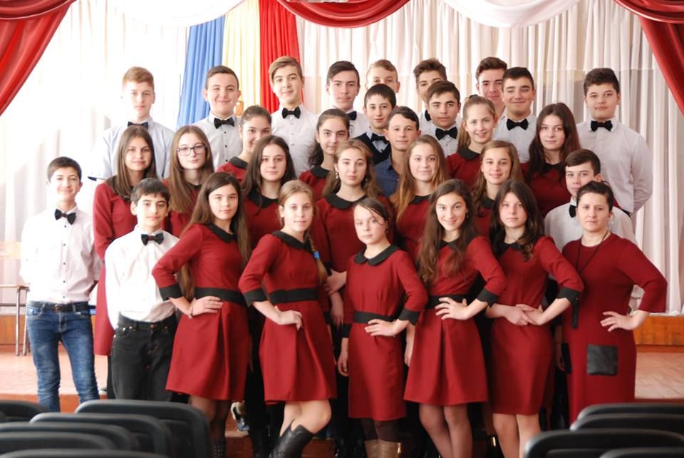 В Кагуле появилась школа разноцветных униформ