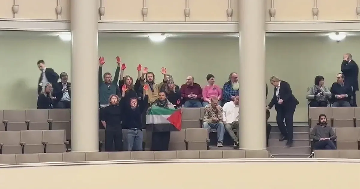 Пропалестинские демонстранты сорвали заседание парламента Финляндии