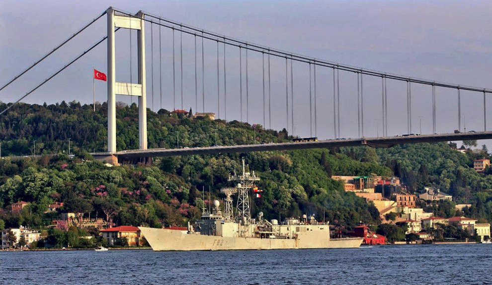 В Черное море вошла группа военных кораблей НАТО