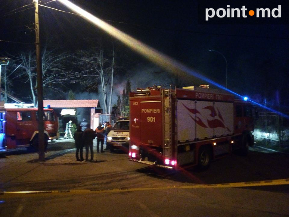 На Рышкановке произошел пожар в ресторане "Кавказская пленница"