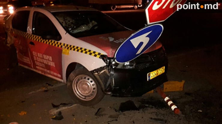 Nu a acordat prioritate unui alt automobil. Un taximetrist, la spital