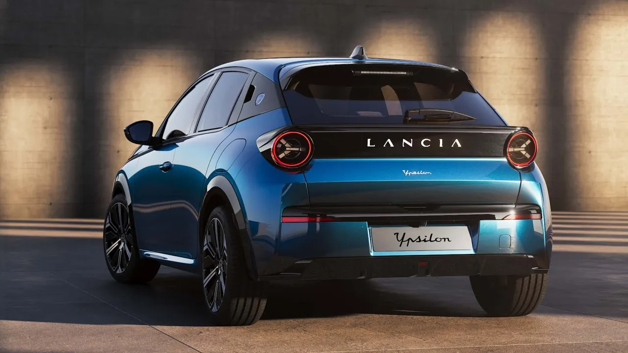В Милане представлена новая Lancia Ypsilon: конкурент Mini