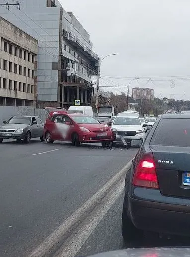 В столице произошло ДТП: столкнулись два автомобиля