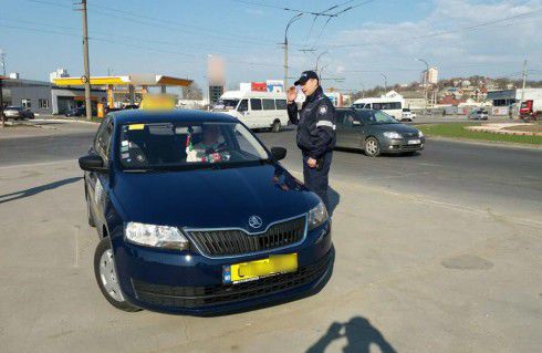 Патрульная полиция ищет недисциплинированных таксистов