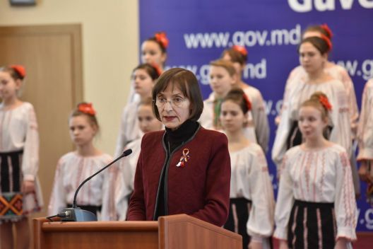 Корина Фусу наградила детей, которые выразили свою любовь к родному языку