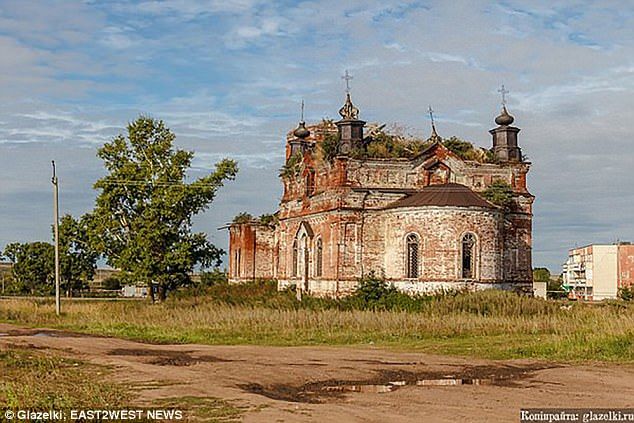 Русская модель может получить три года тюрьмы за свадебную фотосессию