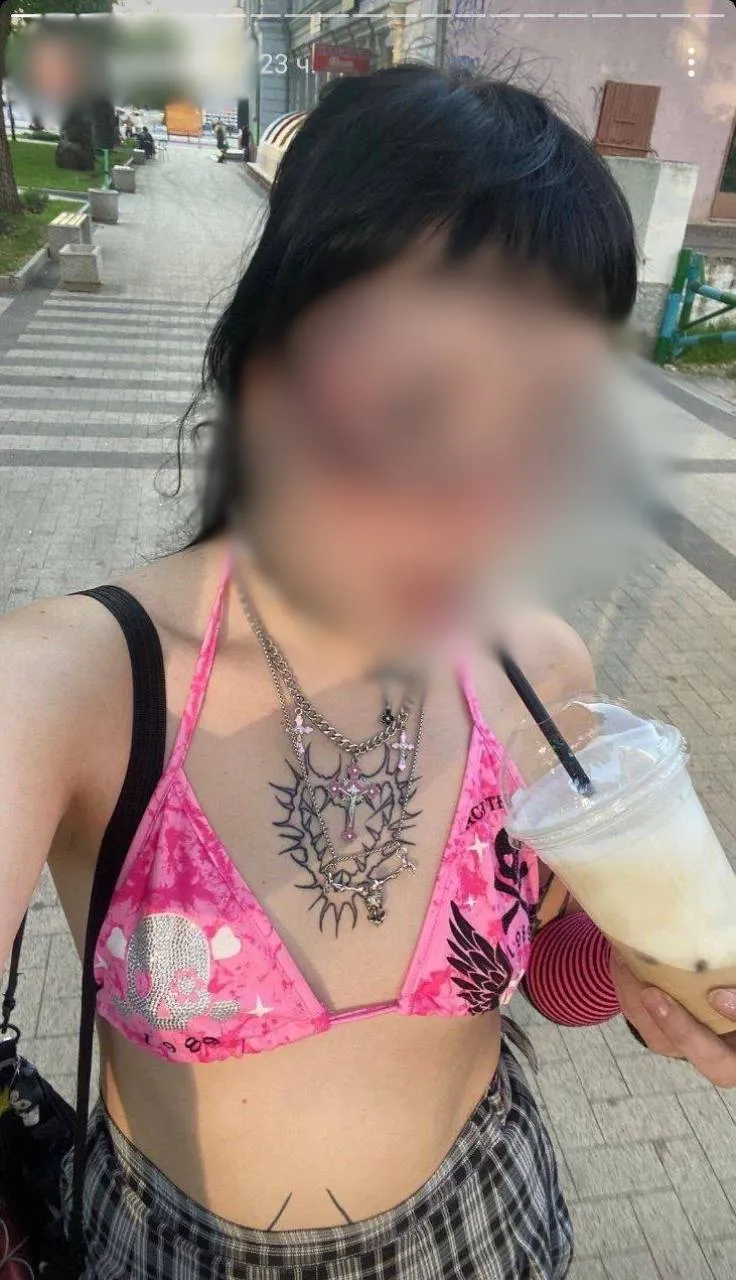 Героиня скандальной фотосессии на кладбище рассказала, что это был челлендж в TikTok