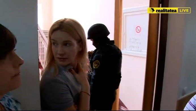 Platon, către mama şi fosta soţie: ... aduceţi-mi şi ceva de mâncare