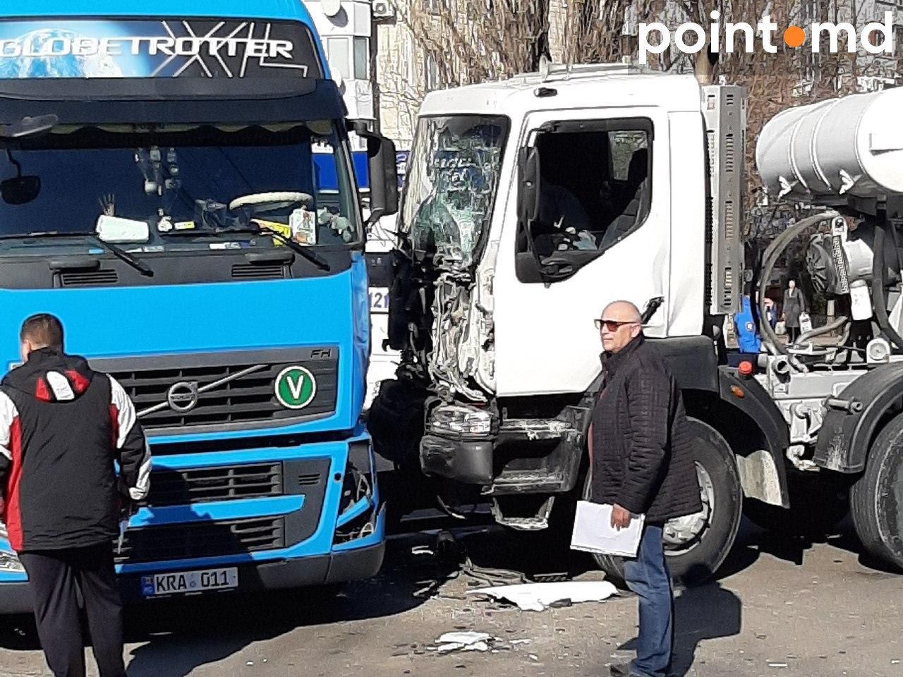 Из-за ДТП на злополучном перекрестке на Буюканах образовалась пробка