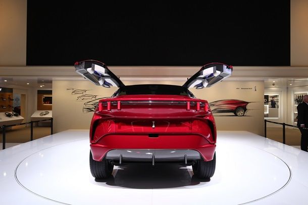 Китайцы представили "конкурента" Tesla Model X