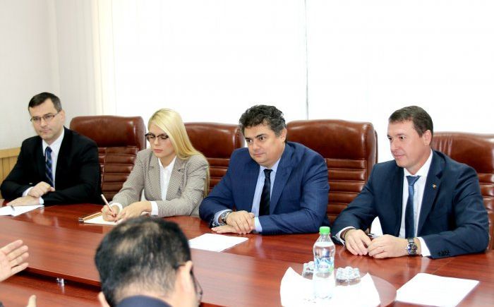 Китайская компания отремонтирует национальные дороги в Молдове