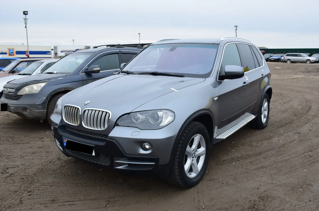 На трассе остановили BMW, разыскиваемый в рамках дела об отмывании денег