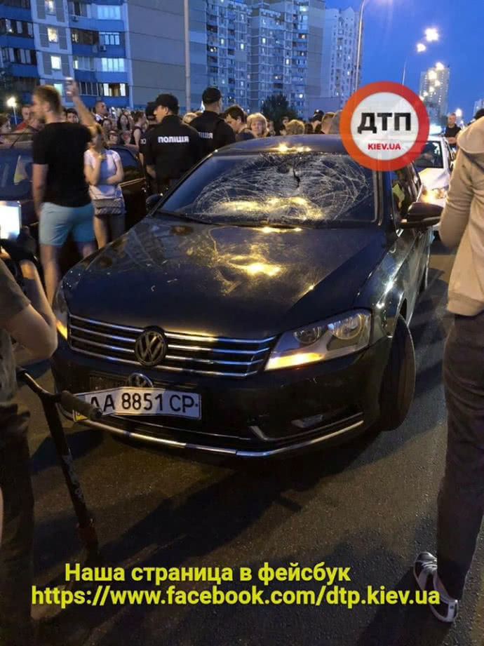 Кортеж Порошенко сбил несовершеннолетнего велосипедиста на переходе
