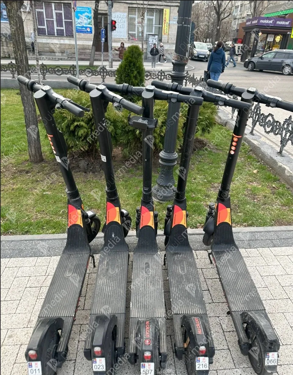 Trotinetele electrice parcate neregulamentar, evacuate în Capitală