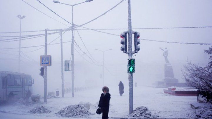 Noiembrie în calendar, iar temperatura s-a prăbușit la minus 27 de grade Celsius. Oraşul în care e frig de crapă pietrele