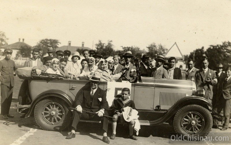 Опубликованы фотографии с автопробегов из Кишинева в 1928-1929 годах