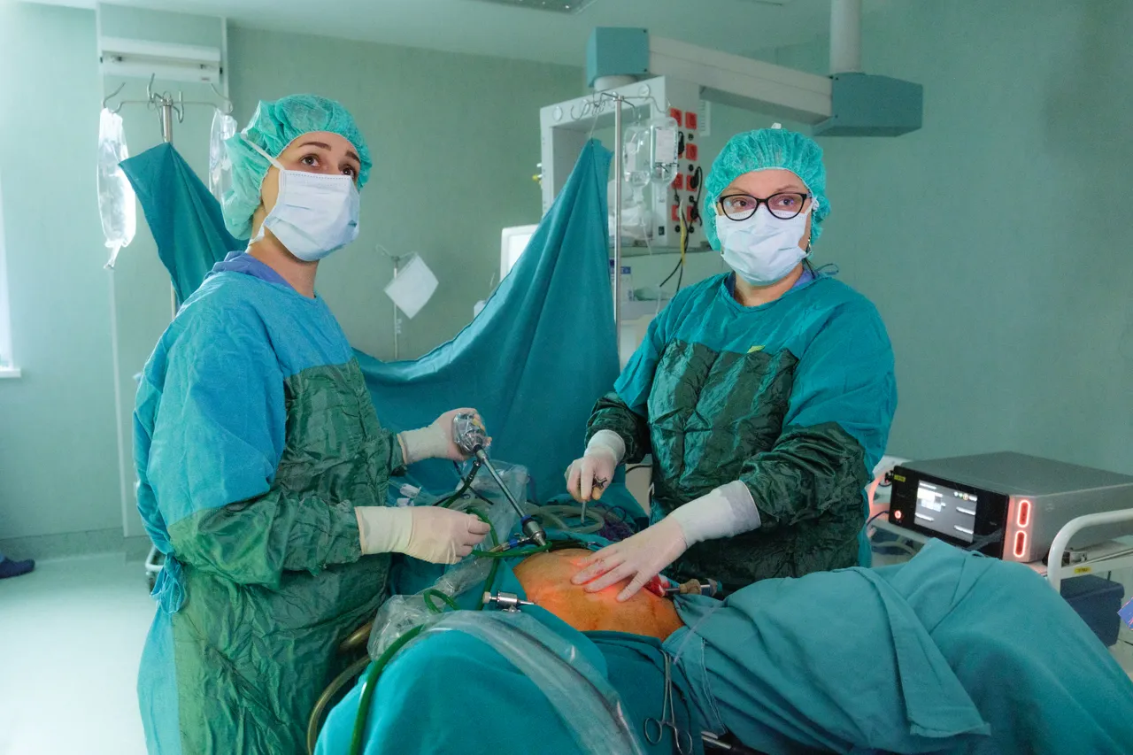 Medpark: Премьера - проведены 2 хирургических вмешательства по лечению пролапса половых органов