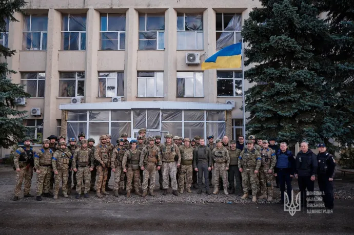 Над Лиманом официально подняли украинский флаг