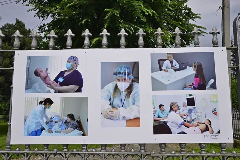 В столице открылась фотовыставка, посвященная Дню медицинского работника