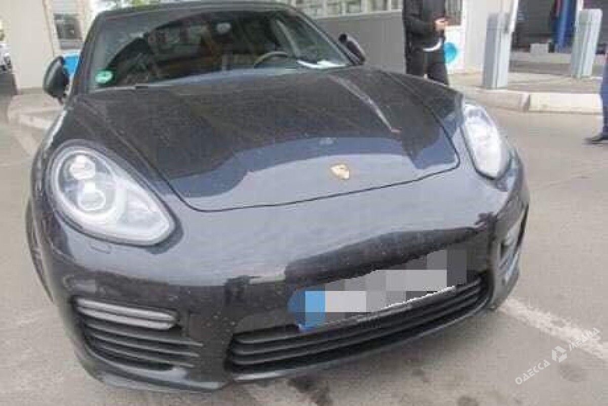 На границе с Молдовой задержали угнанный в Германии Porsche