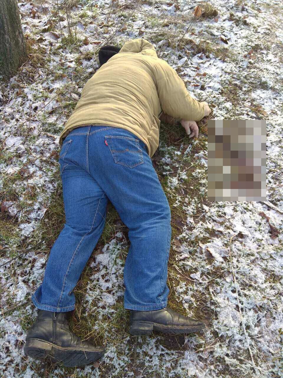 В парке на Чеканах найдено тело полицейского