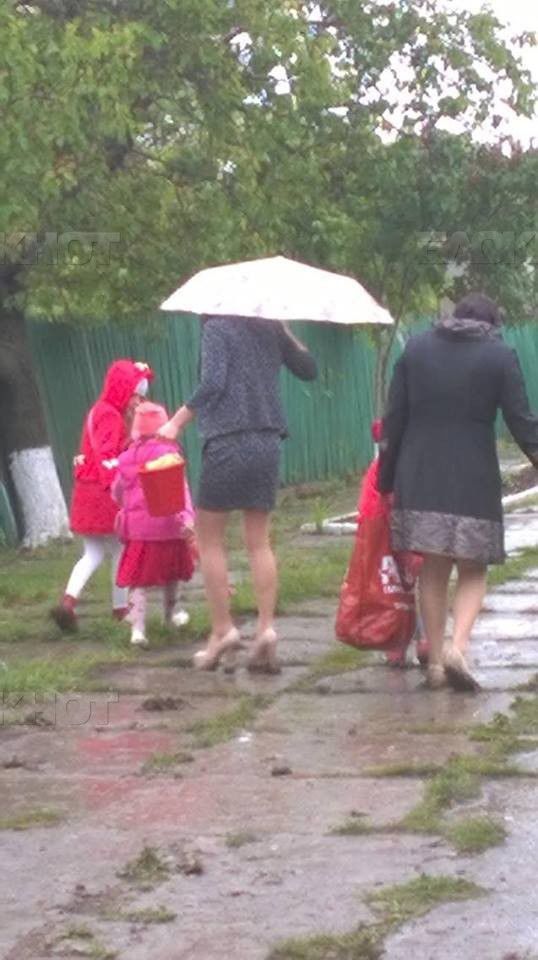 В соцсетях составили хит-парад самых нелепых нарядов в поминальные дни на кладбищах