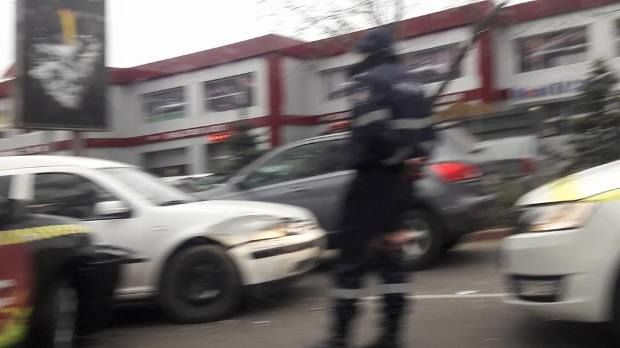 Accident pe o stradă din sectorul Ciocana. Două mașini s-au tamponat în această dimineață, creând trafic îngreunat