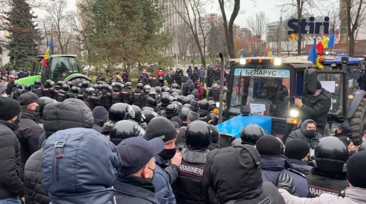 Протест фермеров: перед парламентом произошли столкновения с полицией
