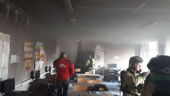 В Башкирии ученик ранил педагога ножом и поджег школу